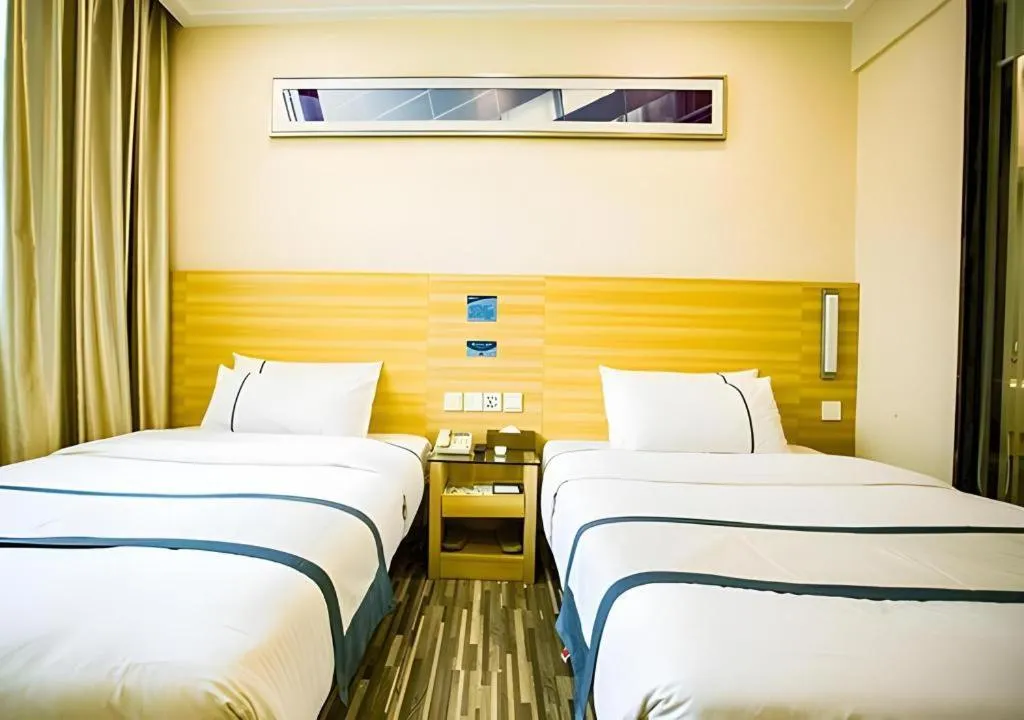 Bed in City Comfort Inn Guangzhou Dashi Metro Station Zoo Main Branch