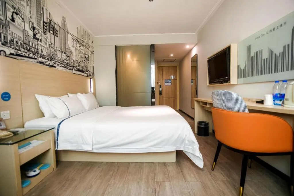 Bed in City Comfort Inn Guangzhou Dashi Metro Station Zoo Main Branch