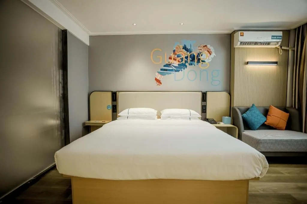 Bed in City Comfort Inn Guangzhou Dashi Metro Station Zoo Main Branch