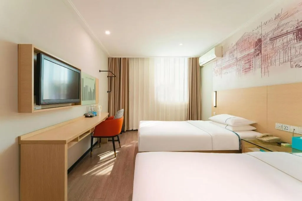 Bed in City Comfort Inn Guangzhou Dashi Metro Station Zoo Main Branch