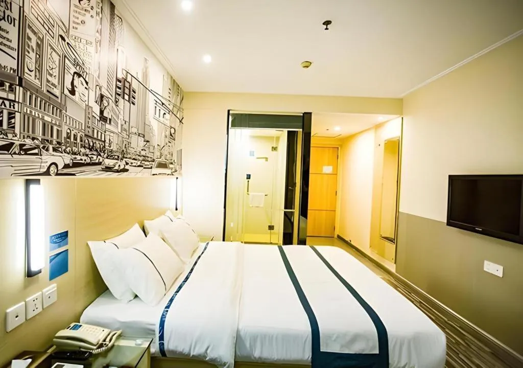 Bed in City Comfort Inn Guangzhou Dashi Metro Station Zoo Main Branch