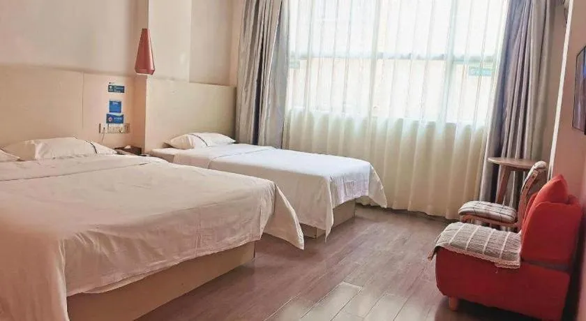 Bed in City Comfort Inn Guangzhou Dashi Metro Station Zoo Main Branch