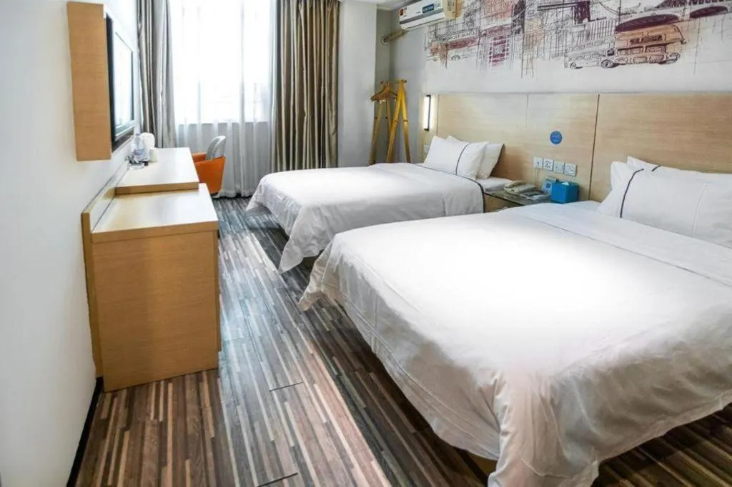 Bed in City Comfort Inn Guangzhou Dashi Metro Station Zoo Main Branch