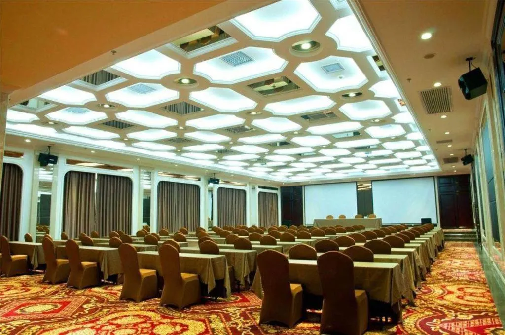 Echeng Hotel Changsha Evening News