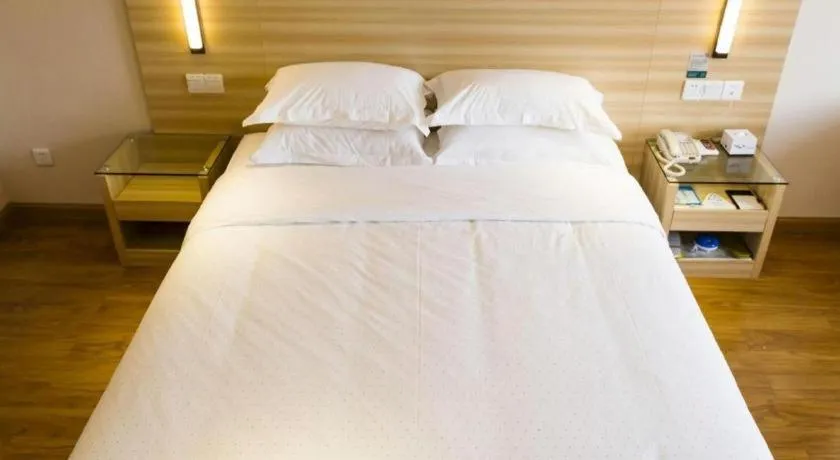 Bed in Jtour Inn Wuhan Hankou Railway East Plaza