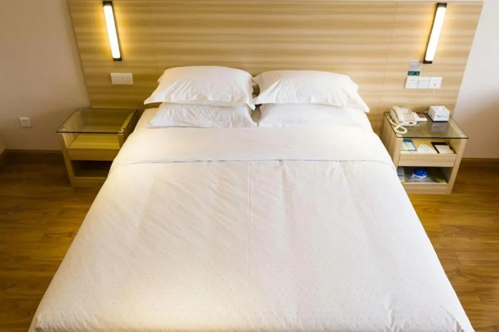 Bed in Jtour Inn Wuhan Hankou Railway East Plaza
