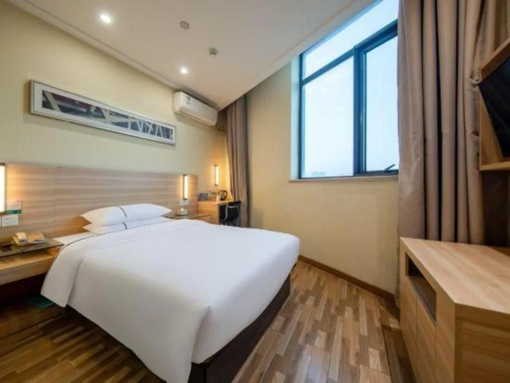 Bed in City Comfort Inn Shanghai International Tourism Resort Disney