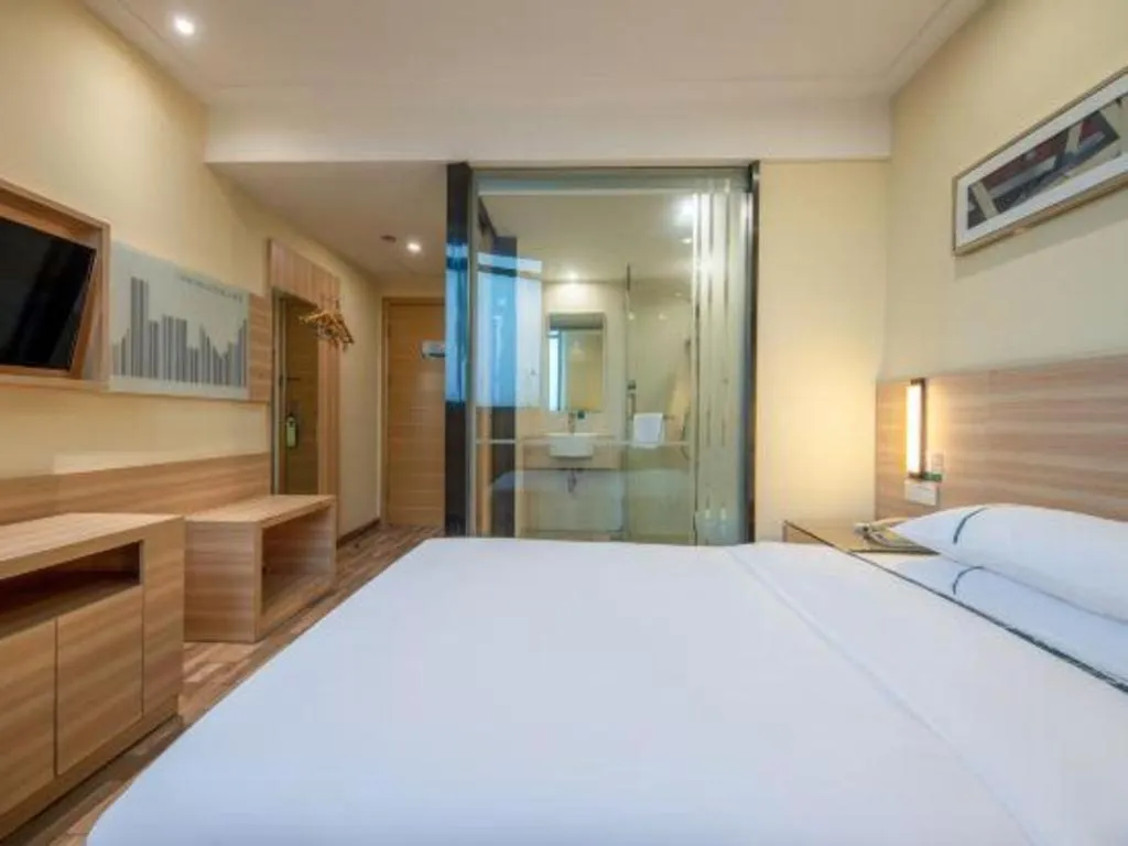 Bed in City Comfort Inn Shanghai International Tourism Resort Disney