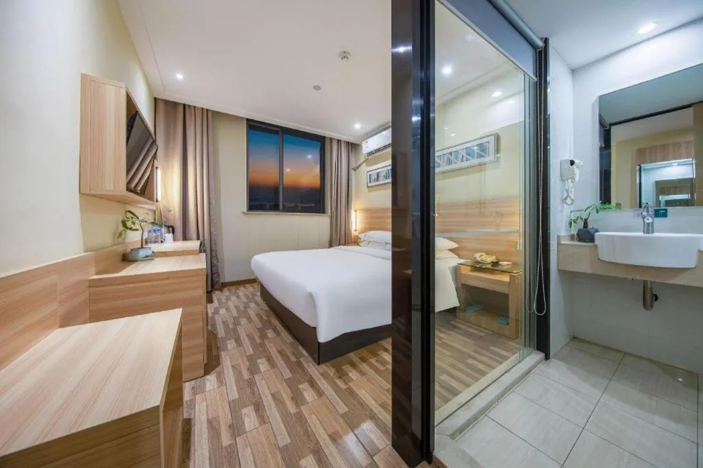 Bed in City Comfort Inn Shanghai International Tourism Resort Disney