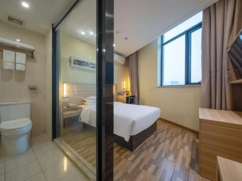 Bed in City Comfort Inn Shanghai International Tourism Resort Disney