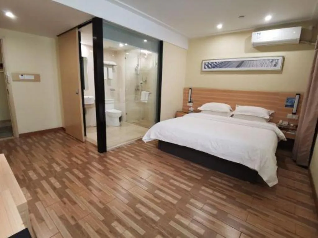 Bed in City Comfort Inn Shanghai International Tourism Resort Disney