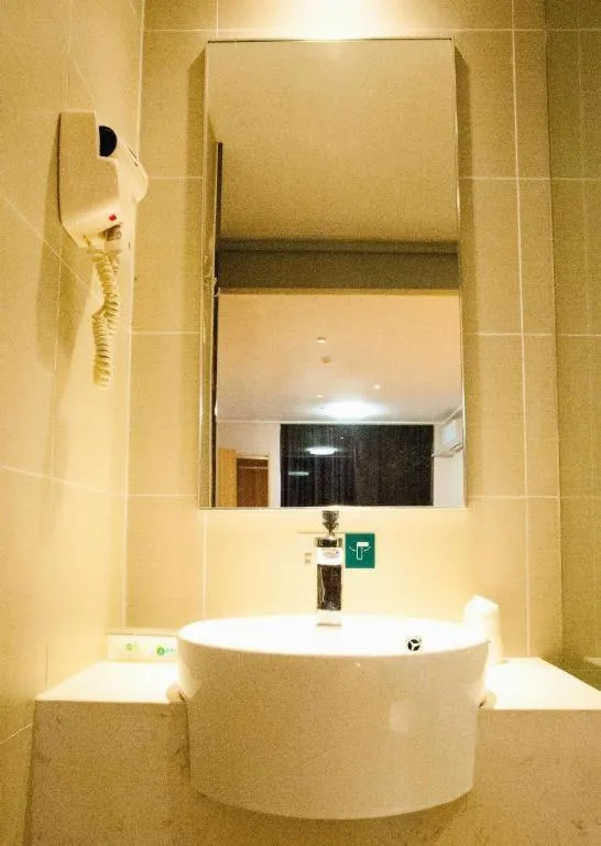 City Comfort Inn Wuhan Dongwu Avenue Light Rail Station