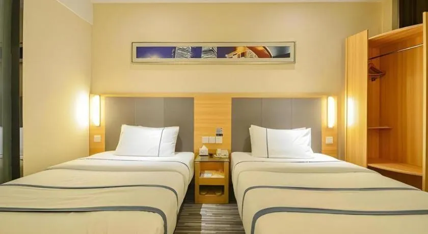 Bed in City Comfort Inn Xiao'gan City Beijing Road