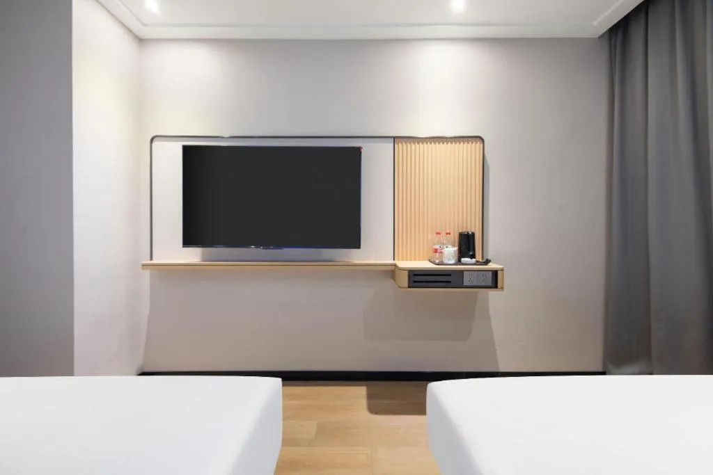 Bed in City Comfort Inn Xiao'gan City Beijing Road