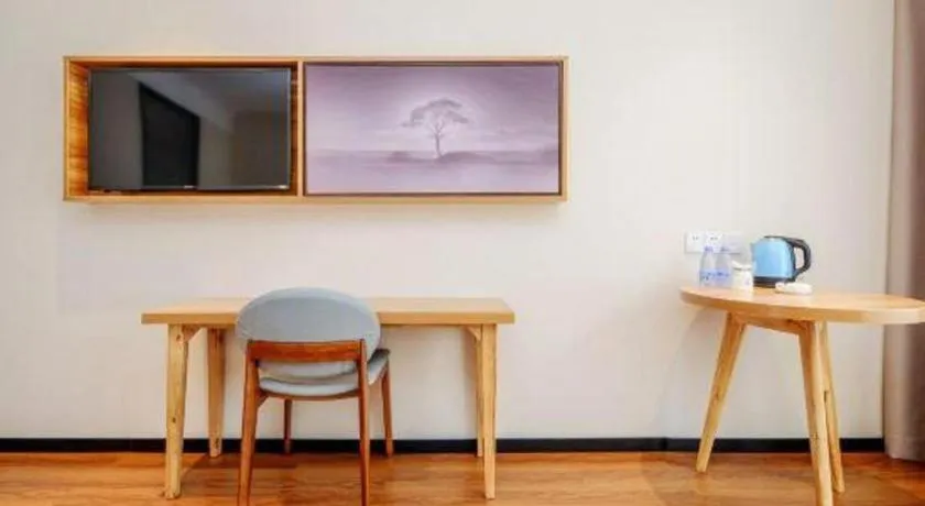 JTOUR Inn Hechi Yizhou Municipal Central Plaza