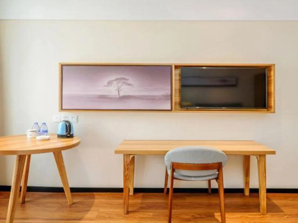 JTOUR Inn Hechi Yizhou Municipal Central Plaza