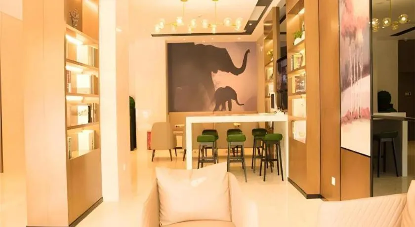 JTOUR Inn Hechi Yizhou Municipal Central Plaza