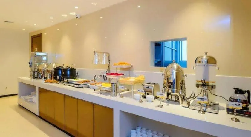 JTOUR Inn Hechi Yizhou Municipal Central Plaza