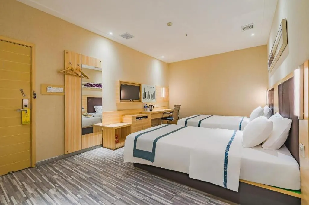 Bed in City Comfort Inn Guangzhou Shangxiajiu Hualin Temple Chenjiaci Metro Station