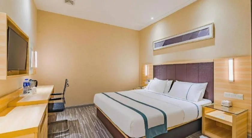 Bed in City Comfort Inn Guangzhou Shangxiajiu Hualin Temple Chenjiaci Metro Station