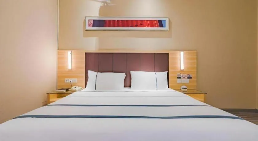 Bed in City Comfort Inn Guangzhou Shangxiajiu Hualin Temple Chenjiaci Metro Station