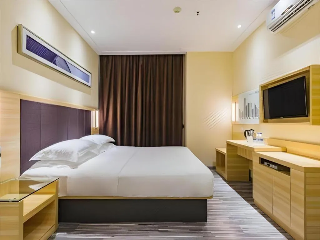 Bed in City Comfort Inn Guangzhou Shangxiajiu Hualin Temple Chenjiaci Metro Station