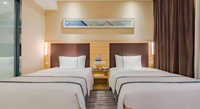 Bed in City Comfort Inn Guangzhou Shangxiajiu Hualin Temple Chenjiaci Metro Station