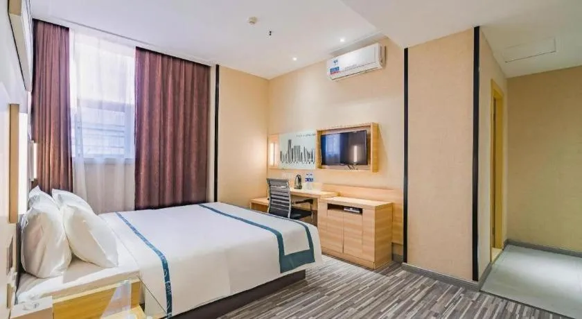 Bed in City Comfort Inn Guangzhou Shangxiajiu Hualin Temple Chenjiaci Metro Station