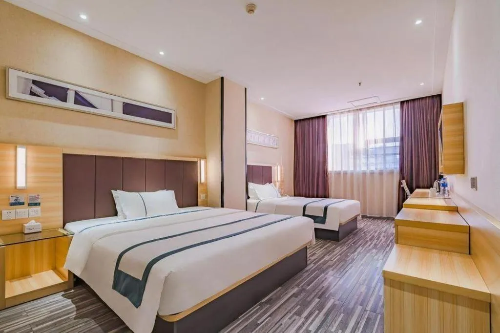Bed in City Comfort Inn Guangzhou Shangxiajiu Hualin Temple Chenjiaci Metro Station