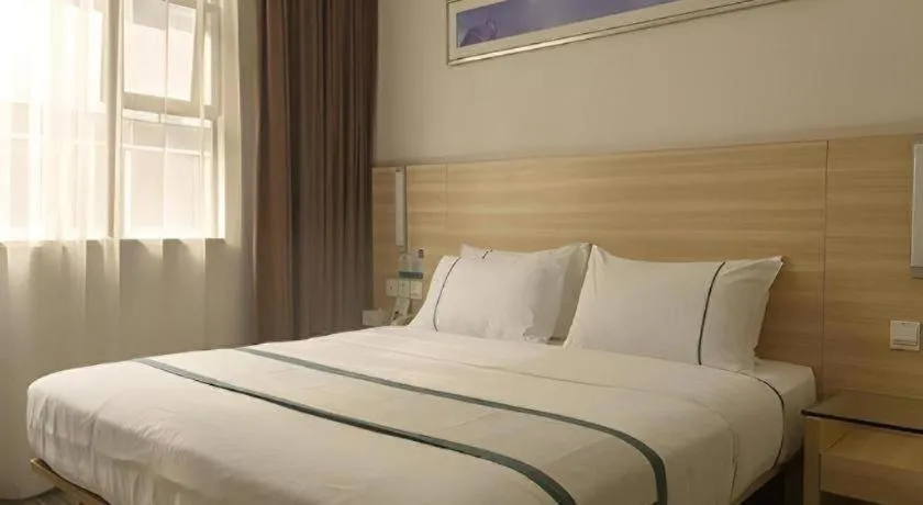 Bed in City Comfort Inn Guangzhou Shangxiajiu Hualin Temple Chenjiaci Metro Station