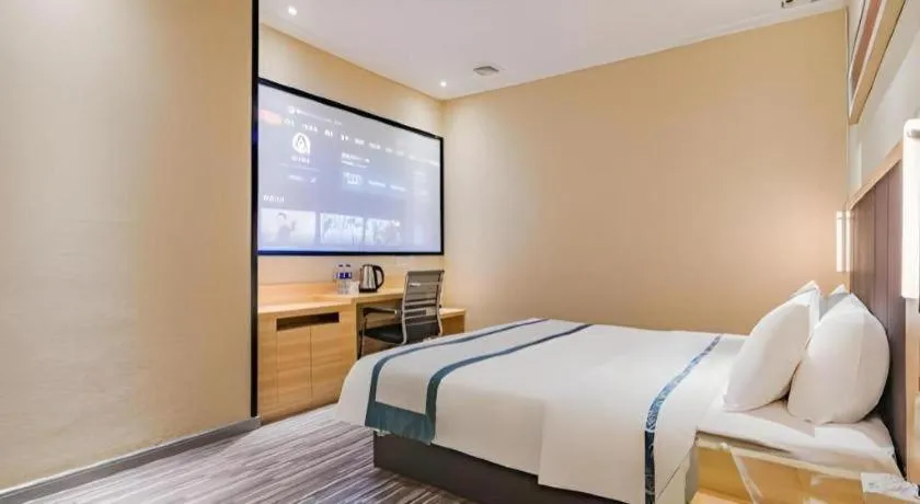 Bed in City Comfort Inn Guangzhou Shangxiajiu Hualin Temple Chenjiaci Metro Station