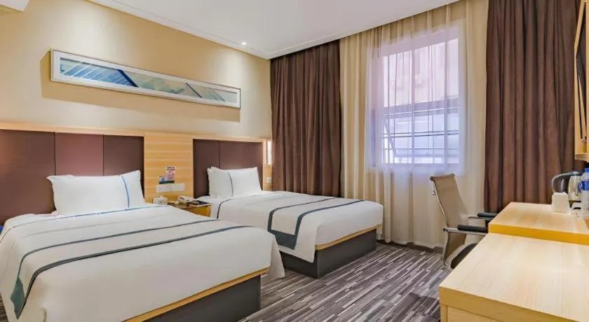 Bed in City Comfort Inn Guangzhou Shangxiajiu Hualin Temple Chenjiaci Metro Station