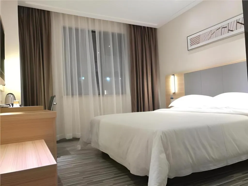 Bed in City Comfort Inn Shenzhen Shiyan Science and Technology Park