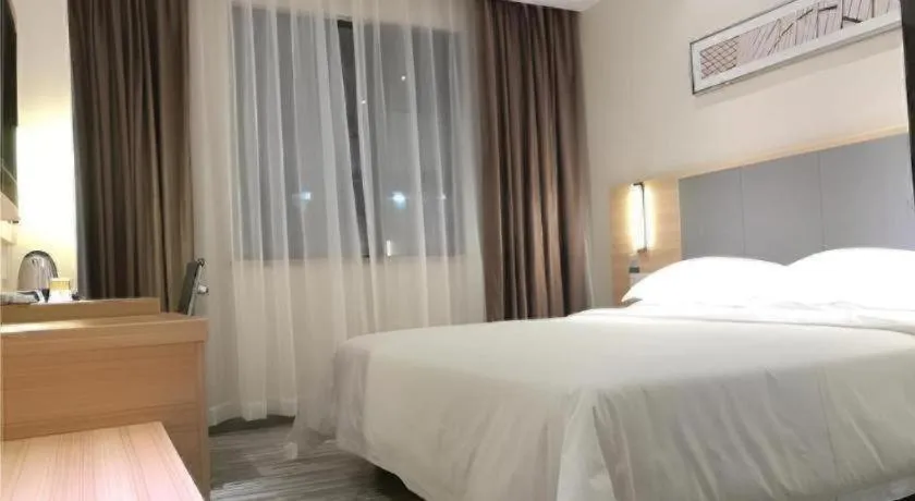 Bed in City Comfort Inn Shenzhen Shiyan Science and Technology Park