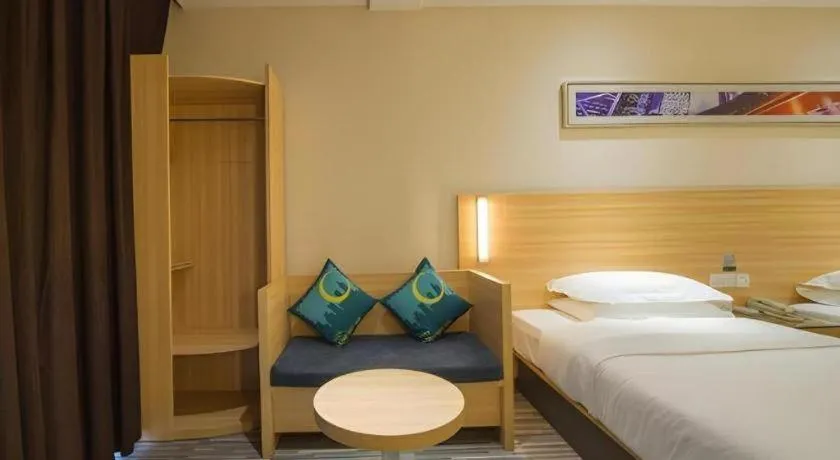 Bed in City Comfort Inn Wuhan Guanggu Textile University