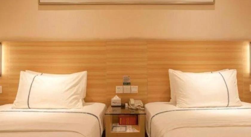Bed in City Comfort Inn Wuhan Guanggu Textile University