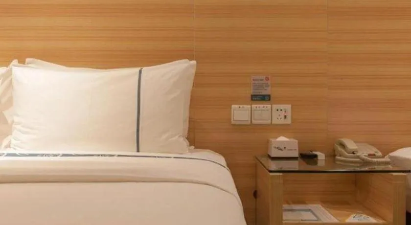 Bed in City Comfort Inn Wuhan Guanggu Textile University