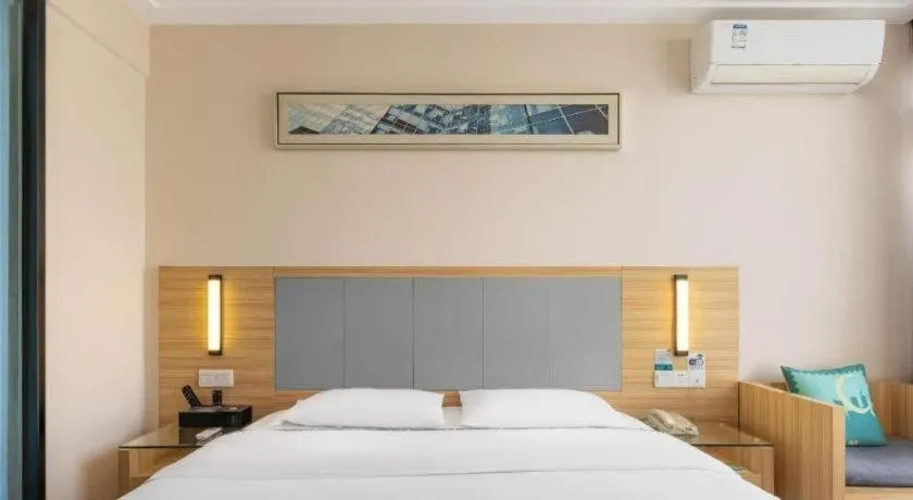 Bed in City Comfort Inn Wuhan Guanggu Textile University