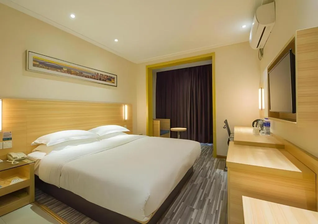Bed in City Comfort Inn Wuhan Guanggu Textile University