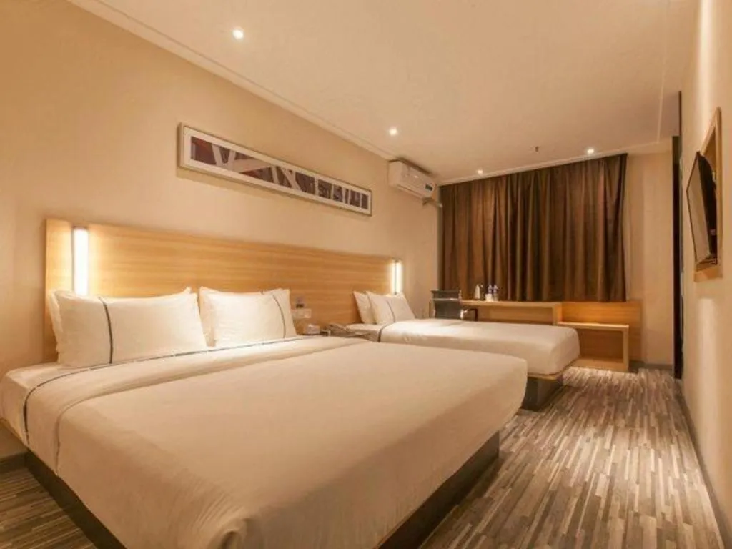 Bed in City Comfort Inn Wuhan Guanggu Textile University