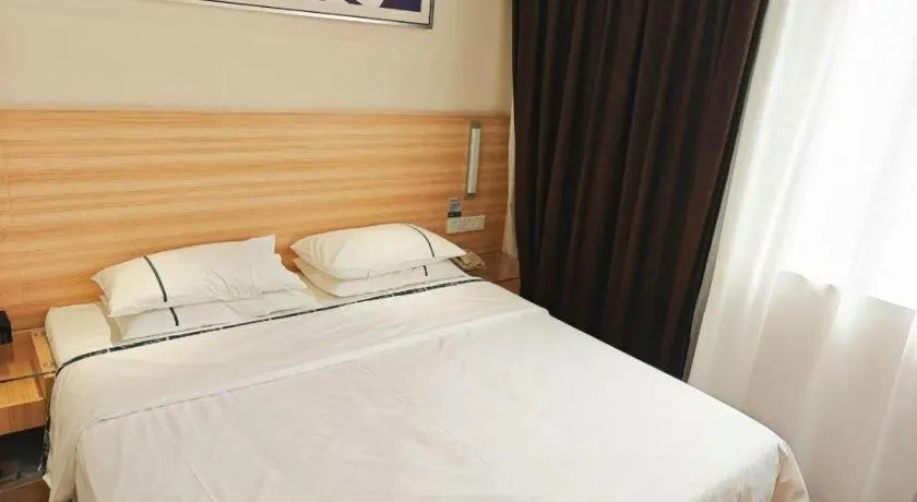 Bed in City Comfort Inn Wuhan Guanggu Textile University