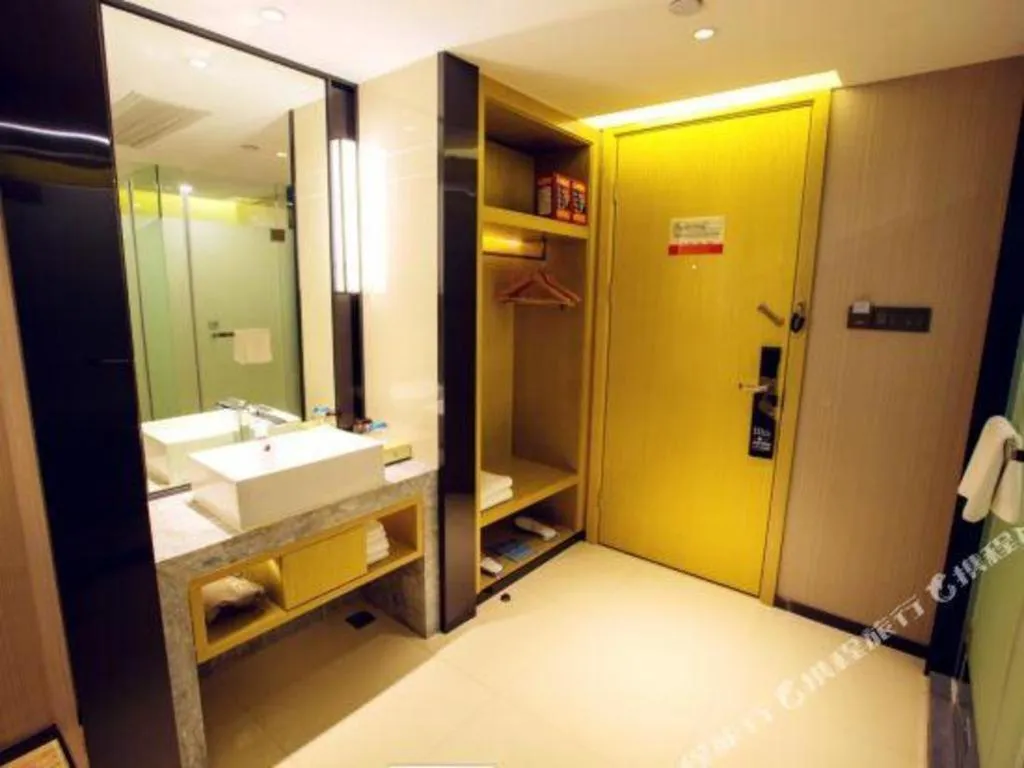 Bed in Echarm Hotel Nanning Guangxi University Xinyang Longteng District Maternal and Child Hospital