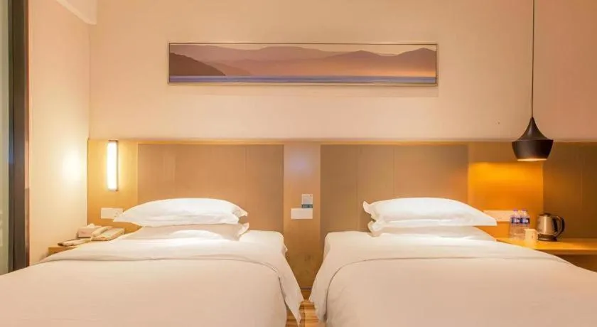 Bed in City Comfort Inn Wuhan Jianghan Road Liuduqiao Metro Station