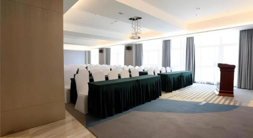 Bed in Echarm Hotel Liuzhou Liunan Wanda Plaza