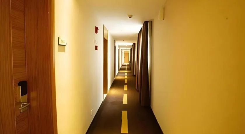 Jtour Inn Huanggang Wuxue City Square