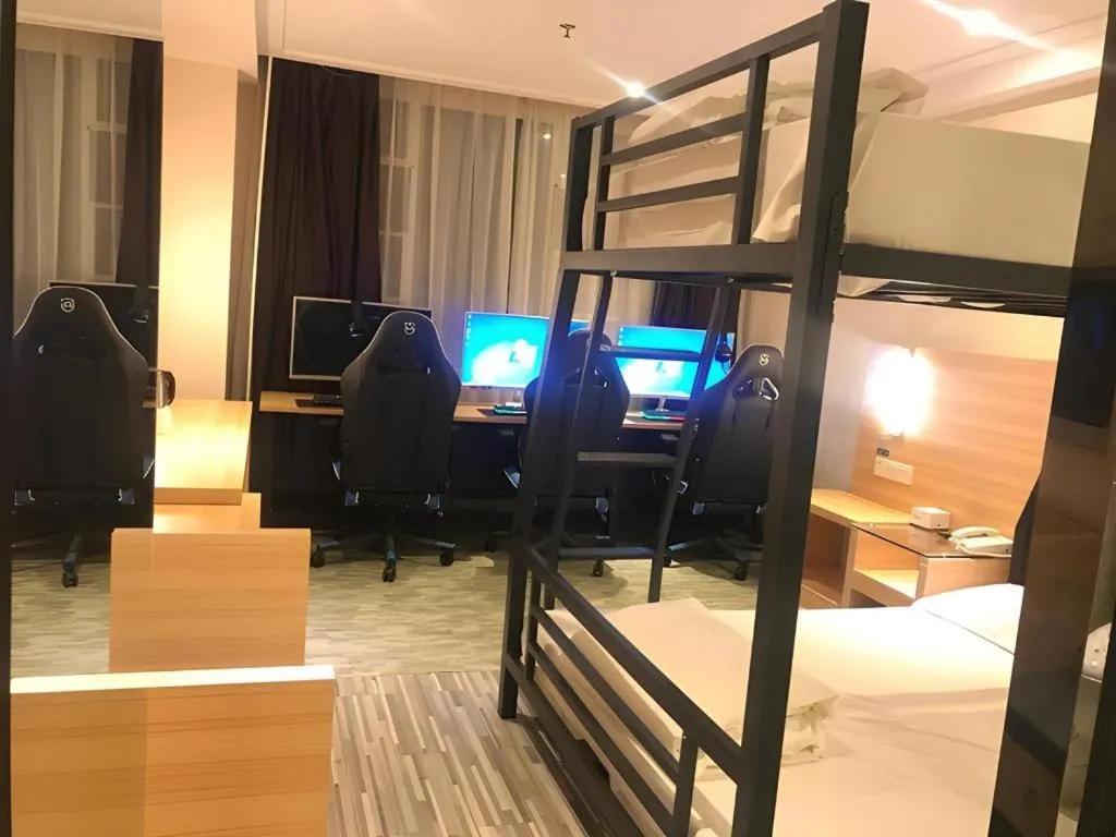 Bed in City Comfort Inn Wuhan Panlongcheng Baishang Shopping Center