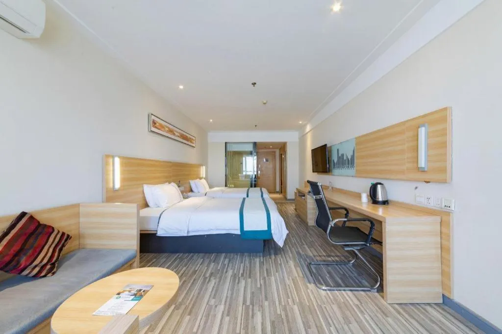 Bed in City Comfort Inn Wuhan Sports Center Sanjiaohu Metro Station