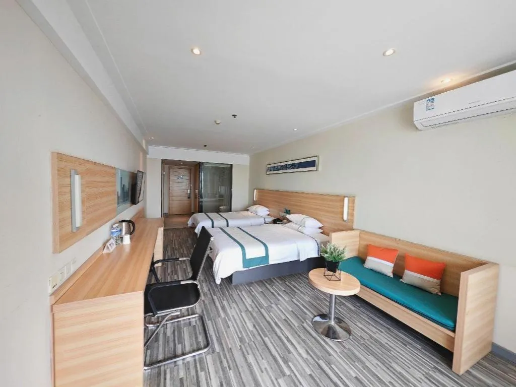 Bed in City Comfort Inn Wuhan Sports Center Sanjiaohu Metro Station