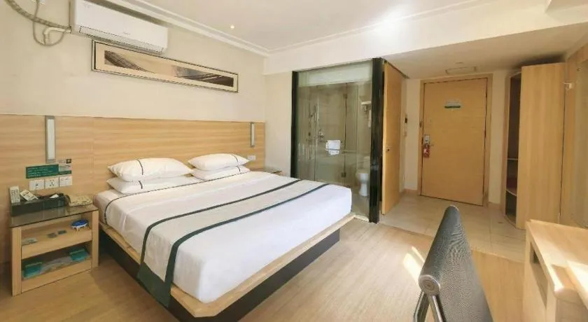 Bed in City Comfort Inn Wuhan Sports Center Sanjiaohu Metro Station