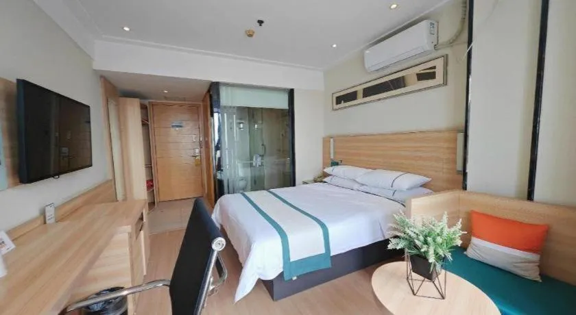 Bed in City Comfort Inn Wuhan Sports Center Sanjiaohu Metro Station